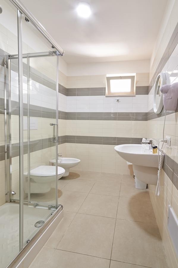 Alba Azzurra - Cdshotels Torre dell'Orso Ngoại thất bức ảnh